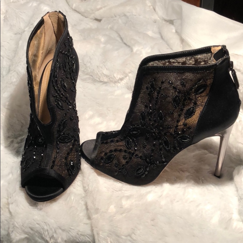 BCBGMAXAZRIA black heels